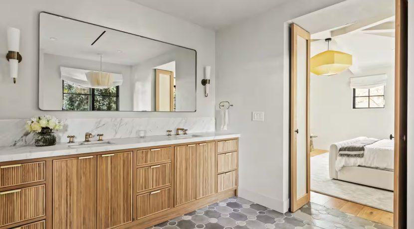 Bathroom 1.3