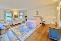 queen bed fairmount 2